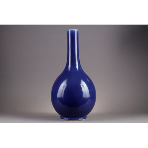 Vase bottle monochrom blue porcelain  -  Chinese 1770/1820